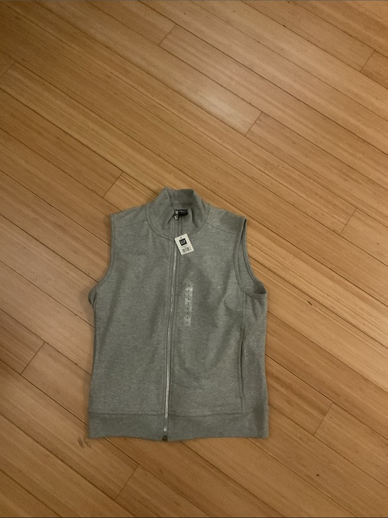 GAP Jackets & Blazers - GAP Women’s  Light Gray Sleeveless Zip-Up Vest